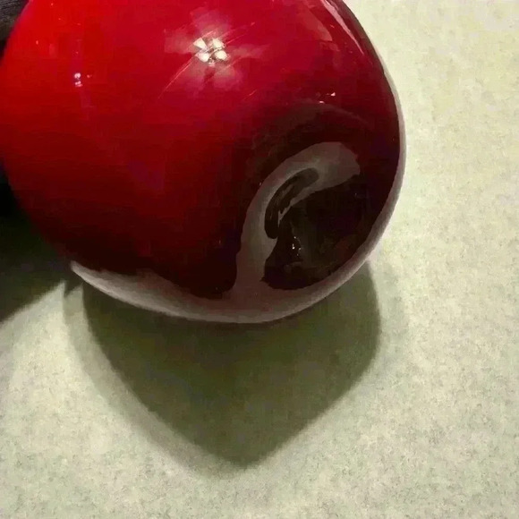 Beautiful Red and Green Apple Glass Paperweight - Picture 4 of 8